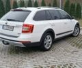 Шкода Октавия Скаут 2015 в Харькове на Automoto.ua Белый Шкода Октавия Скаут, объемом двигателя 1.97 л и пробегом 269 тыс. км за 13699 $, фото 2 на Automoto.ua
