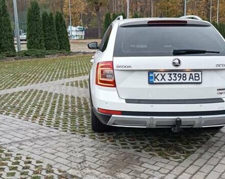 Шкода Октавия Скаут 2015 в Харькове на Automoto.ua Белый Шкода Октавия Скаут, объемом двигателя 1.97 л и пробегом 269 тыс. км за 13699 $, фото 7 на Automoto.ua