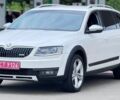 Білий Шкода Octavia Scout, об'ємом двигуна 2 л та пробігом 150 тис. км за 14999 $, фото 1 на Automoto.ua