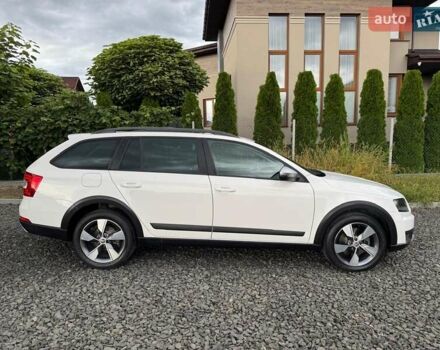 Білий Шкода Octavia Scout, об'ємом двигуна 2 л та пробігом 250 тис. км за 14800 $, фото 2 на Automoto.ua