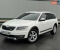 Білий Шкода Octavia Scout, об'ємом двигуна 2 л та пробігом 280 тис. км за 13499 $, фото 1 на Automoto.ua