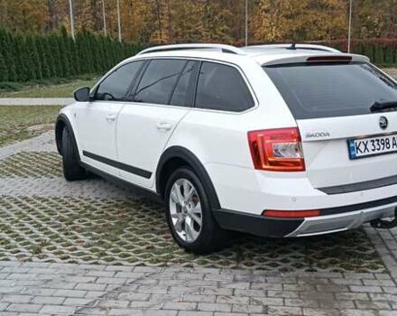 Шкода Октавия Скаут 2015 в Харькове на Automoto.ua Белый Шкода Октавия Скаут, объемом двигателя 1.97 л и пробегом 269 тыс. км за 13699 $, фото 4 на Automoto.ua