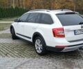 Шкода Октавия Скаут 2015 в Харькове на Automoto.ua Белый Шкода Октавия Скаут, объемом двигателя 1.97 л и пробегом 269 тыс. км за 13699 $, фото 4 на Automoto.ua
