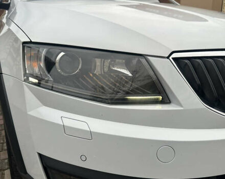 Білий Шкода Octavia Scout, об'ємом двигуна 2 л та пробігом 203 тис. км за 14995 $, фото 20 на Automoto.ua
