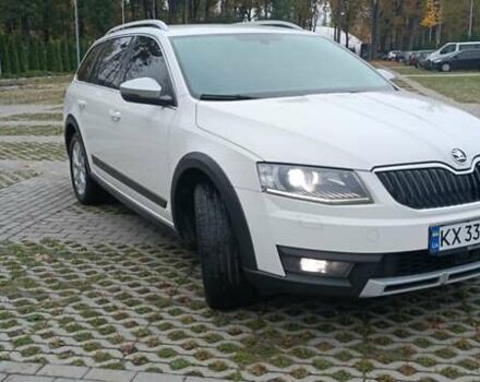 Шкода Октавия Скаут 2015 в Харькове на Automoto.ua Белый Шкода Октавия Скаут, объемом двигателя 1.97 л и пробегом 269 тыс. км за 13699 $, фото 1 на Automoto.ua