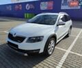 Білий Шкода Octavia Scout, об'ємом двигуна 2 л та пробігом 202 тис. км за 16555 $, фото 1 на Automoto.ua