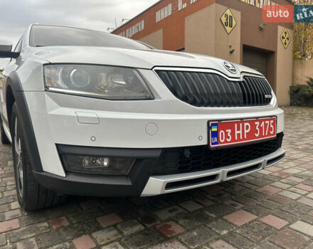 Білий Шкода Octavia Scout, об'ємом двигуна 2 л та пробігом 203 тис. км за 14995 $, фото 21 на Automoto.ua