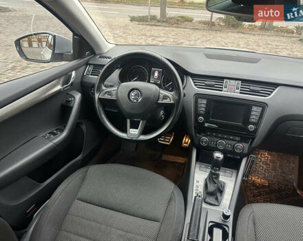 Білий Шкода Octavia Scout, об'ємом двигуна 2 л та пробігом 203 тис. км за 14995 $, фото 52 на Automoto.ua