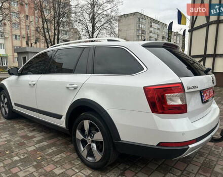 Білий Шкода Octavia Scout, об'ємом двигуна 2 л та пробігом 203 тис. км за 14995 $, фото 7 на Automoto.ua