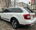 Білий Шкода Octavia Scout, об'ємом двигуна 2 л та пробігом 203 тис. км за 14995 $, фото 7 на Automoto.ua