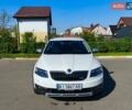 Белый Шкода Октавия Скаут, объемом двигателя 2 л и пробегом 245 тыс. км за 13200 $, фото 1 на Automoto.ua