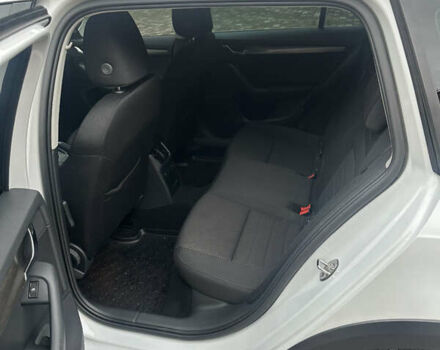 Білий Шкода Octavia Scout, об'ємом двигуна 2 л та пробігом 203 тис. км за 14995 $, фото 49 на Automoto.ua