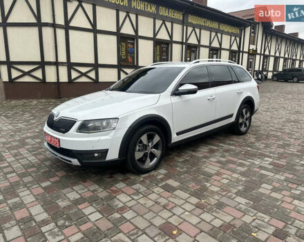 Білий Шкода Octavia Scout, об'ємом двигуна 2 л та пробігом 203 тис. км за 14995 $, фото 29 на Automoto.ua