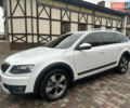 Білий Шкода Octavia Scout, об'ємом двигуна 2 л та пробігом 203 тис. км за 14995 $, фото 1 на Automoto.ua