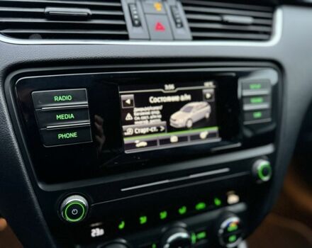 Белый Шкода Октавия Скаут, объемом двигателя 2 л и пробегом 278 тыс. км за 12500 $, фото 6 на Automoto.ua