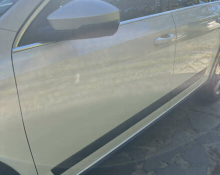 Белый Шкода Октавия Скаут, объемом двигателя 2 л и пробегом 288 тыс. км за 14000 $, фото 2 на Automoto.ua