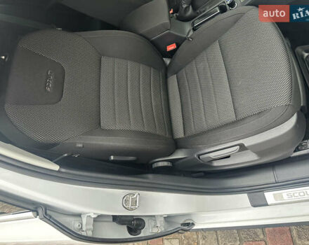 Білий Шкода Octavia Scout, об'ємом двигуна 2 л та пробігом 203 тис. км за 14995 $, фото 55 на Automoto.ua