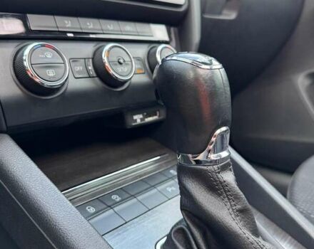 Білий Шкода Octavia Scout, об'ємом двигуна 2 л та пробігом 250 тис. км за 14800 $, фото 26 на Automoto.ua