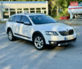 Білий Шкода Octavia Scout, об'ємом двигуна 2 л та пробігом 250 тис. км за 14900 $, фото 7 на Automoto.ua