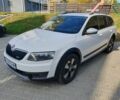 Білий Шкода Octavia Scout, об'ємом двигуна 2 л та пробігом 250 тис. км за 350 $, фото 1 на Automoto.ua