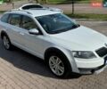 Білий Шкода Octavia Scout, об'ємом двигуна 2 л та пробігом 226 тис. км за 12900 $, фото 1 на Automoto.ua