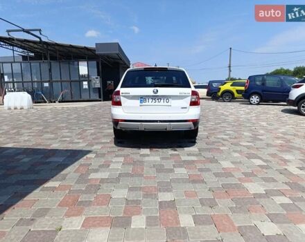Белый Шкода Октавия Скаут, объемом двигателя 2 л и пробегом 223 тыс. км за 15850 $, фото 6 на Automoto.ua