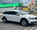 Белый Шкода Октавия Скаут, объемом двигателя 1.97 л и пробегом 222 тыс. км за 17300 $, фото 5 на Automoto.ua