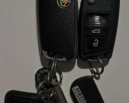 Шкода Октавия Скаут 2016 в Киеве на Automoto.ua Белый Шкода Октавия Скаут, объемом двигателя 1.97 л и пробегом 264 тыс. км за 15700 $, фото 18 на Automoto.ua