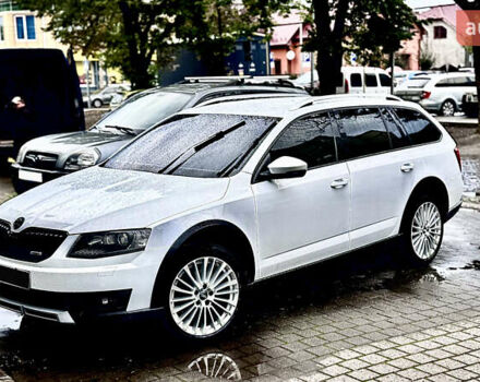 Белый Шкода Октавия Скаут, объемом двигателя 1.97 л и пробегом 267 тыс. км за 16500 $, фото 4 на Automoto.ua