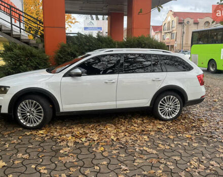 Белый Шкода Октавия Скаут, объемом двигателя 1.97 л и пробегом 267 тыс. км за 16500 $, фото 1 на Automoto.ua