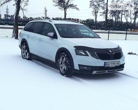Білий Шкода Octavia Scout, об'ємом двигуна 1.97 л та пробігом 268 тис. км за 15800 $, фото 19 на Automoto.ua
