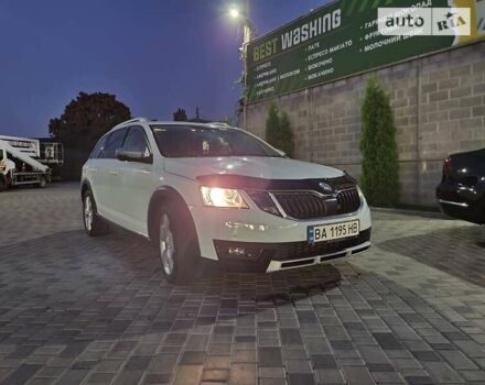 Білий Шкода Octavia Scout, об'ємом двигуна 1.97 л та пробігом 268 тис. км за 15800 $, фото 1 на Automoto.ua