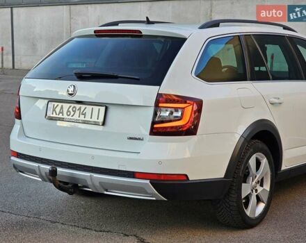 Белый Шкода Октавия Скаут, объемом двигателя 1.97 л и пробегом 185 тыс. км за 19999 $, фото 9 на Automoto.ua