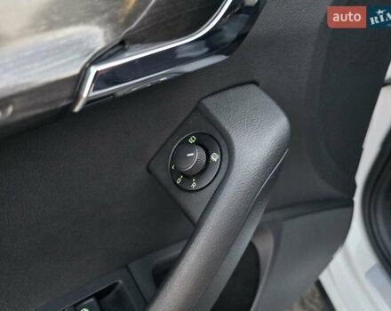 Белый Шкода Октавия Скаут, объемом двигателя 2 л и пробегом 230 тыс. км за 19499 $, фото 25 на Automoto.ua