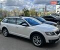 Белый Шкода Октавия Скаут, объемом двигателя 1.8 л и пробегом 185 тыс. км за 14500 $, фото 1 на Automoto.ua