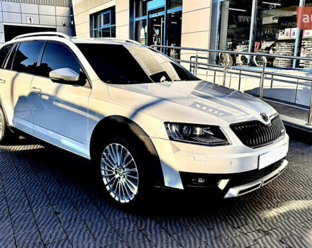Белый Шкода Октавия Скаут, объемом двигателя 1.97 л и пробегом 267 тыс. км за 16500 $, фото 3 на Automoto.ua