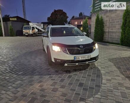 Білий Шкода Octavia Scout, об'ємом двигуна 1.97 л та пробігом 268 тис. км за 15800 $, фото 4 на Automoto.ua