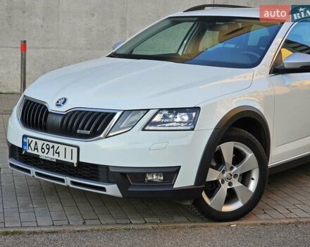 Белый Шкода Октавия Скаут, объемом двигателя 1.97 л и пробегом 185 тыс. км за 19999 $, фото 8 на Automoto.ua