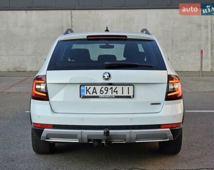 Белый Шкода Октавия Скаут, объемом двигателя 1.97 л и пробегом 185 тыс. км за 19999 $, фото 3 на Automoto.ua