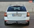 Белый Шкода Октавия Скаут, объемом двигателя 1.97 л и пробегом 185 тыс. км за 19999 $, фото 3 на Automoto.ua