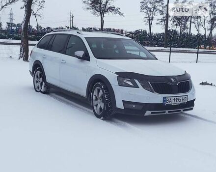 Білий Шкода Octavia Scout, об'ємом двигуна 1.97 л та пробігом 268 тис. км за 15800 $, фото 22 на Automoto.ua