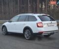 Белый Шкода Октавия Скаут, объемом двигателя 2 л и пробегом 230 тыс. км за 19499 $, фото 3 на Automoto.ua