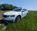 Білий Шкода Octavia Scout, об'ємом двигуна 2 л та пробігом 281 тис. км за 15800 $, фото 1 на Automoto.ua