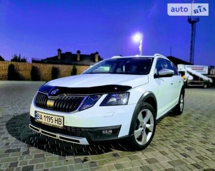Білий Шкода Octavia Scout, об'ємом двигуна 1.97 л та пробігом 268 тис. км за 15800 $, фото 3 на Automoto.ua