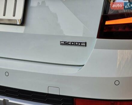 Белый Шкода Октавия Скаут, объемом двигателя 1.97 л и пробегом 185 тыс. км за 19999 $, фото 16 на Automoto.ua