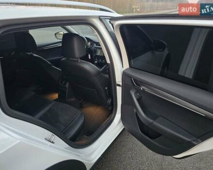 Белый Шкода Октавия Скаут, объемом двигателя 2 л и пробегом 230 тыс. км за 19499 $, фото 39 на Automoto.ua