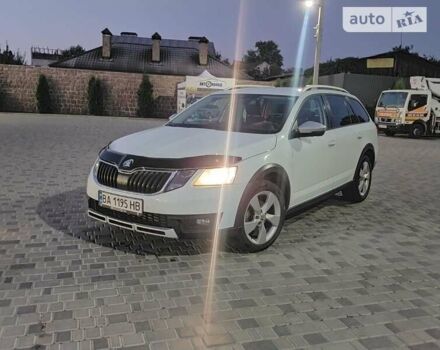 Білий Шкода Octavia Scout, об'ємом двигуна 1.97 л та пробігом 268 тис. км за 15800 $, фото 17 на Automoto.ua