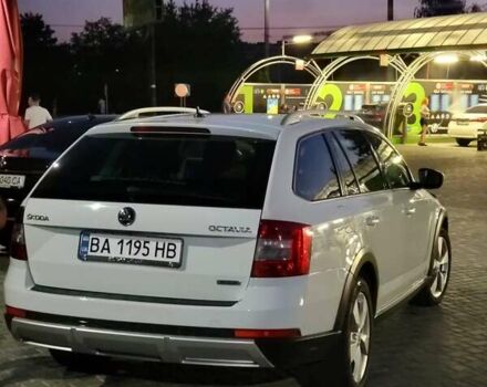Білий Шкода Octavia Scout, об'ємом двигуна 1.97 л та пробігом 268 тис. км за 15800 $, фото 6 на Automoto.ua
