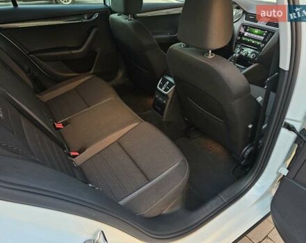 Белый Шкода Октавия Скаут, объемом двигателя 1.97 л и пробегом 185 тыс. км за 19999 $, фото 50 на Automoto.ua