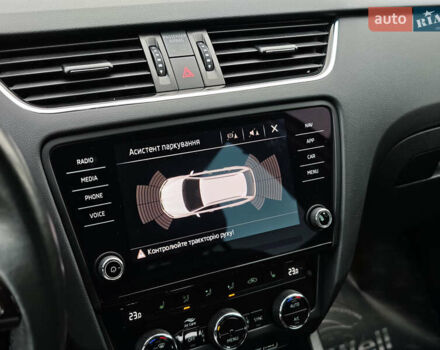 Білий Шкода Octavia Scout, об'ємом двигуна 2 л та пробігом 199 тис. км за 19200 $, фото 40 на Automoto.ua